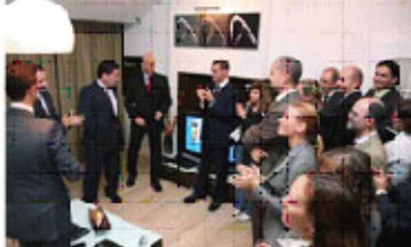 El consejero de Industria de Aragón, Don Arturo Aliaga, inaugura las oficinas de Lartec Zaragoza de la mano de betaad