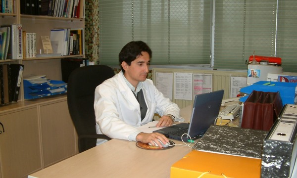 2001. En colaboración con un equipo de profesores, se dotaba al alumnado de una mayor formación técnica y humana.